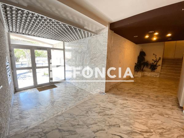 Location Studio 25.44 m² - 51 AVENUE DE LA LIBERATION Berre L'etang 13130