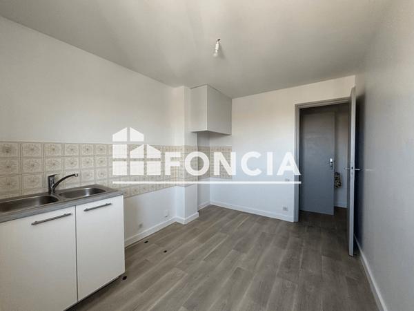 Location Studio 25.44 m² - 51 AVENUE DE LA LIBERATION Berre L'etang 13130