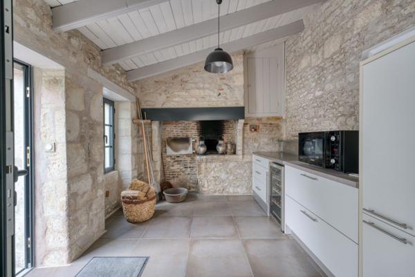 Magnifique propriété entièrement rénovée avec un gros potentiel