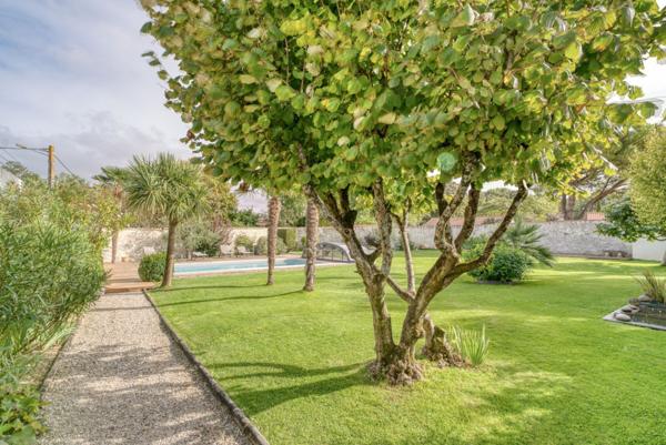 Magnifique propriété entièrement rénovée avec un gros potentiel