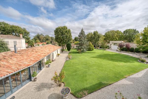 Magnifique propriété entièrement rénovée avec un gros potentiel