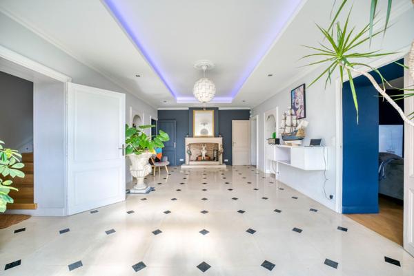 Magnifique propriété entièrement rénovée avec un gros potentiel