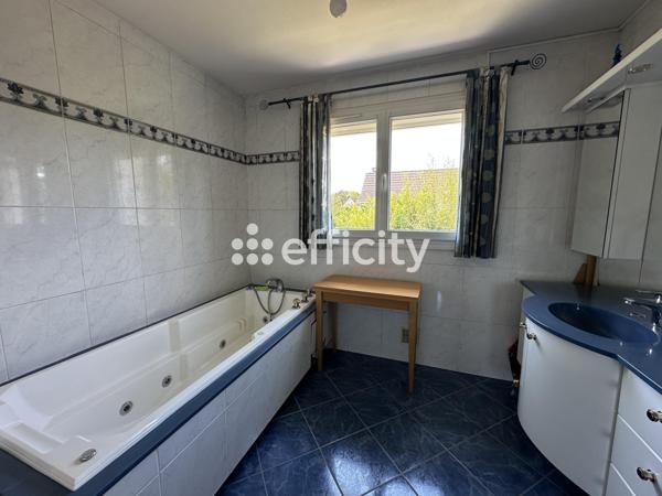 Maison
         4 pièces
        - 116 m² Bien prestige 410 000 € *