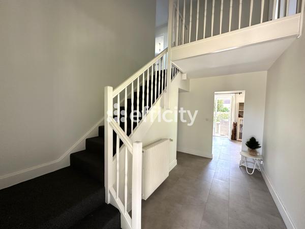Maison
         4 pièces
        - 116 m² Bien prestige 410 000 € *