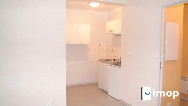 28 m2 refait à neuf avec parking Bords du Cher