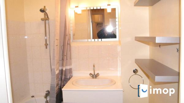 28 m2 refait à neuf avec parking Bords du Cher