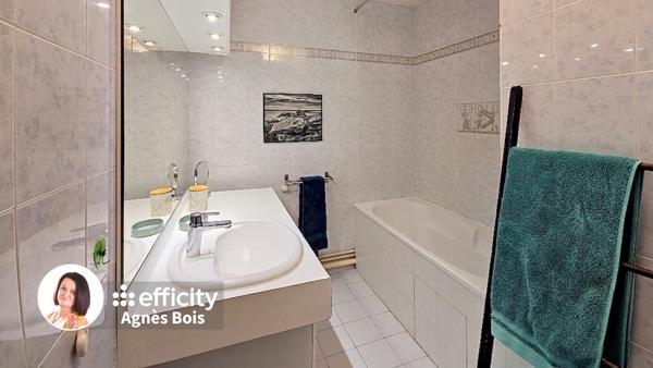 Appartement
         4 pièces
        - 100 m² Exclusivité 260 000 € *