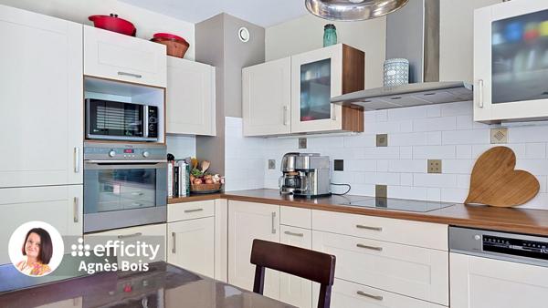 Appartement
         4 pièces
        - 100 m² Exclusivité 260 000 € *