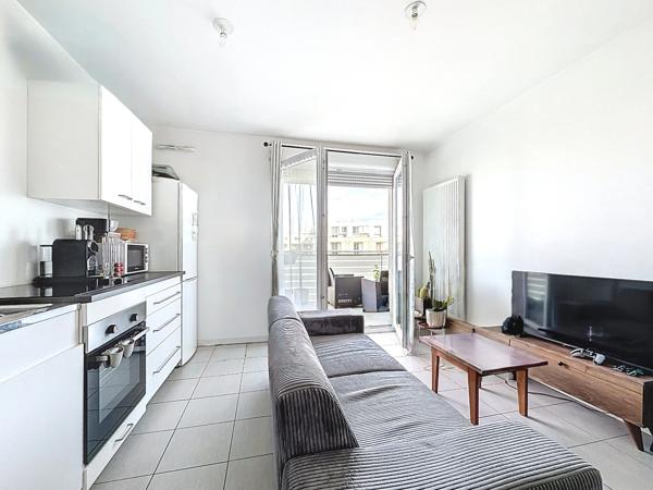 T2 38m² très lumineux avec balcon - LYON 7EME - tram T2 et T4