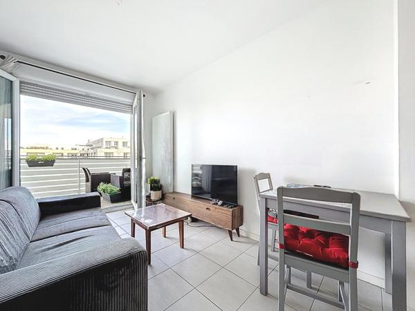 T2 38m² très lumineux avec balcon - LYON 7EME - tram T2 et T4
