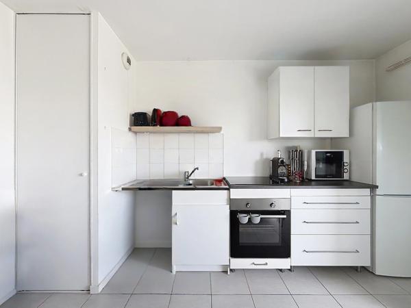 T2 38m² très lumineux avec balcon - LYON 7EME - tram T2 et T4