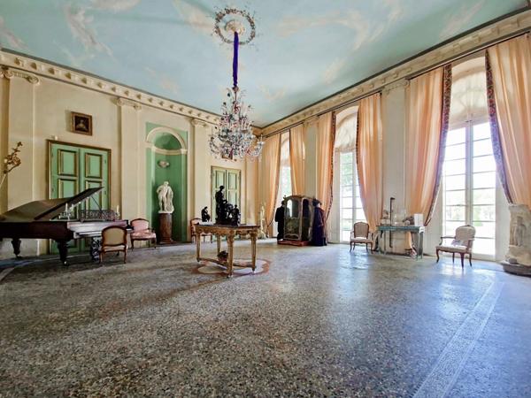 Mane (04300) Château de Sauvan, "Petit Trianon de Provence"