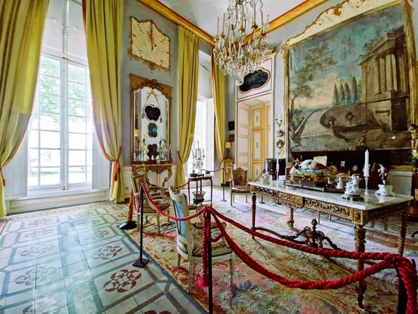 Mane (04300) Château de Sauvan, "Petit Trianon de Provence"