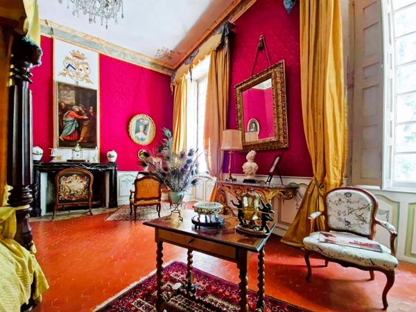 Mane (04300) Château de Sauvan, "Petit Trianon de Provence"