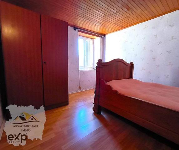 Ferme en pierre avec 2 habitations