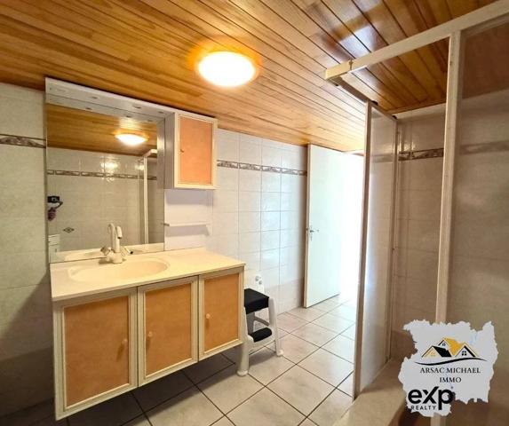 Ferme en pierre avec 2 habitations