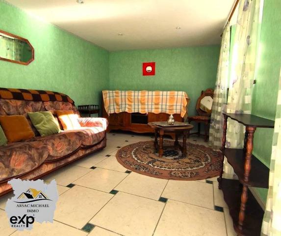 Ferme en pierre avec 2 habitations