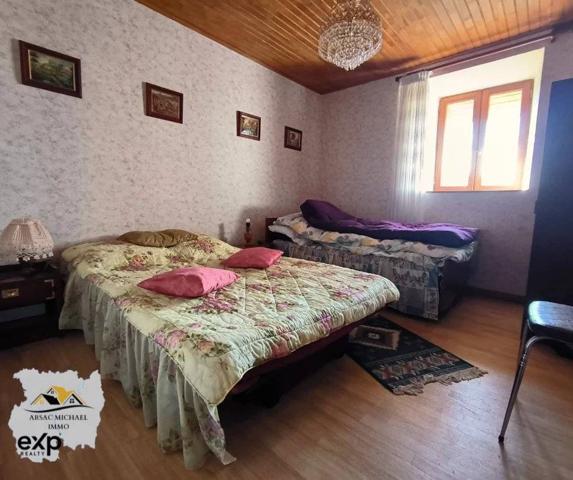 Ferme en pierre avec 2 habitations