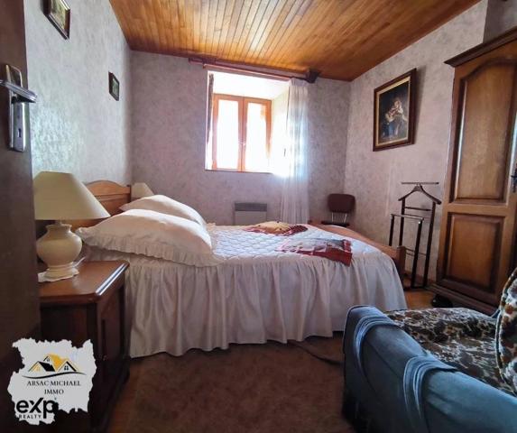 Ferme en pierre avec 2 habitations