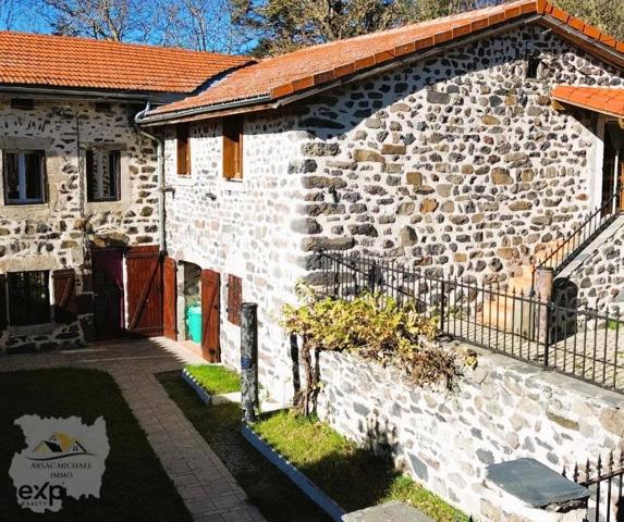 Ferme en pierre avec 2 habitations