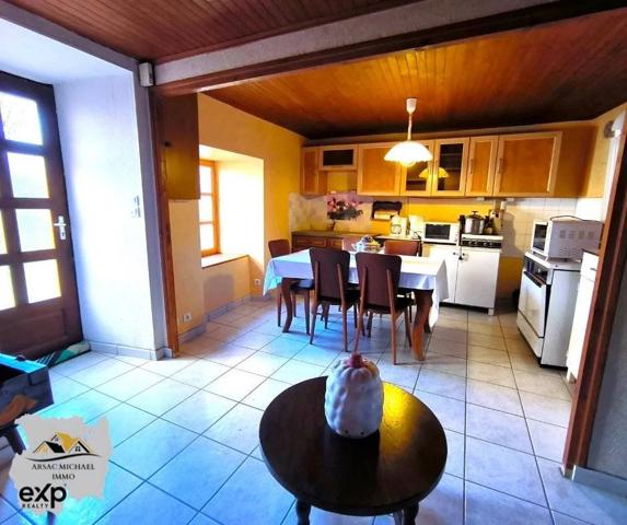 Ferme en pierre avec 2 habitations