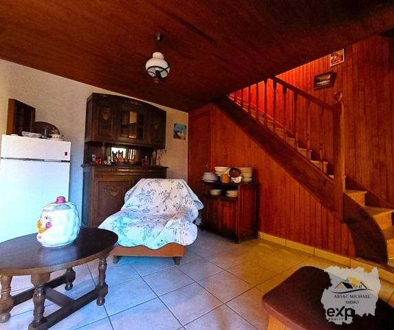 Ferme en pierre avec 2 habitations