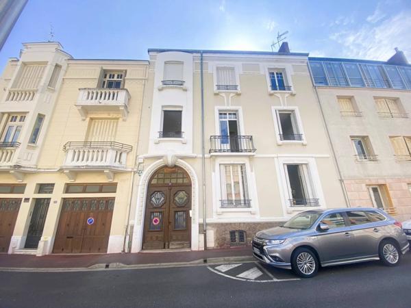 03200 VICHY - UN APPARTEMENT DIVISÉ EN UN F2 AVEC UN F3 MEUBLÉS AVEC CAVE - QUARTIER DE FRANCE -