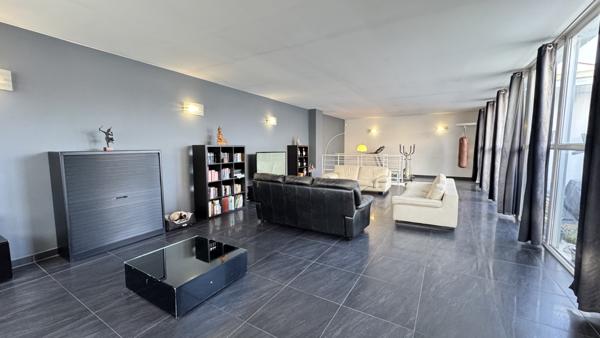 Saint-Étienne (42100) Tènement immobilier en duplex de 300m2 avec terrasse