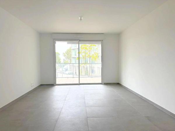 Vente                                                      Appartement
                        
                     3 pièces                      66 m2                     à Saint-Laurent-du-Var