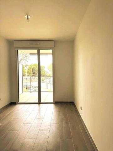 Vente                                                      Appartement
                        
                     3 pièces                      66 m2                     à Saint-Laurent-du-Var