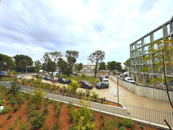 Vente                                                      Appartement
                        
                     3 pièces                      66 m2                     à Saint-Laurent-du-Var