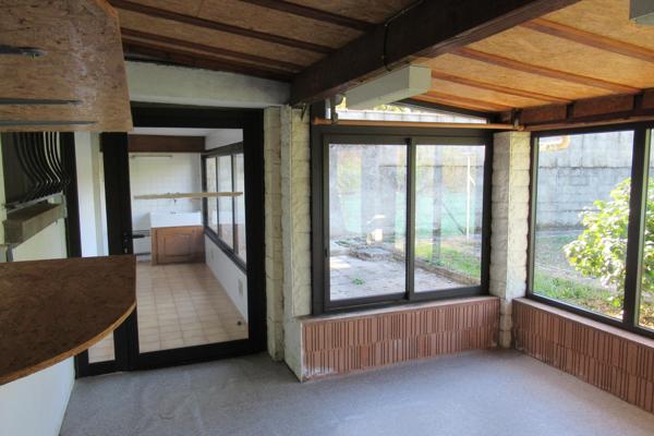 Maison de ville avec garage et jardin