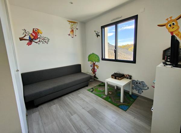 Maison 5 pièces avec piscine d'environ 170m²