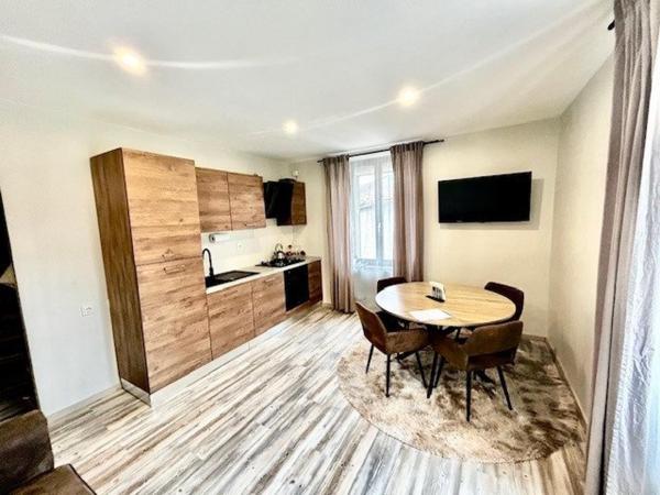 Bien exceptionnel à saisir pour tout investisseurs, 5 lots totalement rentables immédiatement.