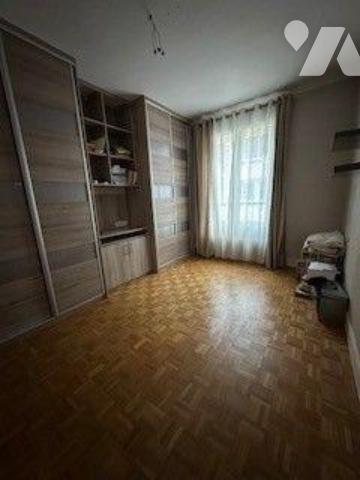 Appartement T4 au 2ème étage d'un Immeuble situé  quartier Cathédrale/Gros Horloge, d'une surfa...
