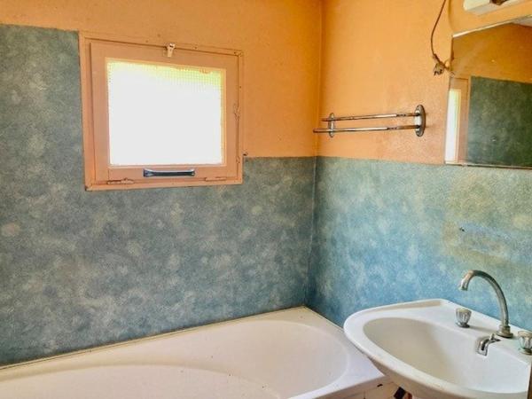 MAISON  A RENOVER SUR TERRAIN 3214 m2