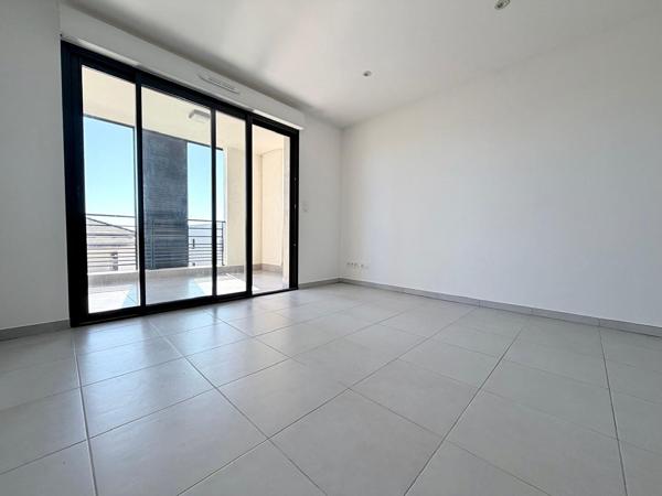 Appartement moderne 3 pièces à vendre à Borgo - Dernier étage, lumineux et sans vis-à-vis