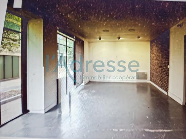 SURESNES Murs de boutique - pas de bail en cours