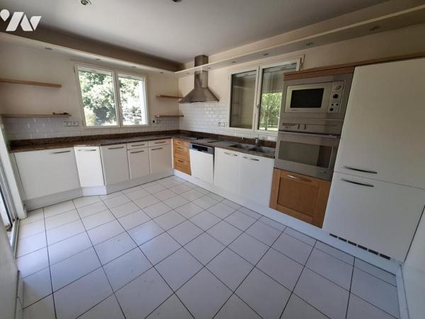 Belle maison de caractère à ROYAN - quartier Palais des congés - 140 m² hab avec 3 chambres 