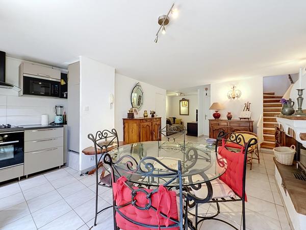Maison
         3 pièces
        - 62 m² 267 000 € *