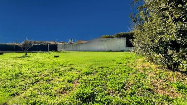 OPPORTUNITE– POURRIÈRES CENTRE (10 minutes de Trets) – TERRAIN PLAT LIBRE CONSTRUCTEUR – (83) VAR Provence