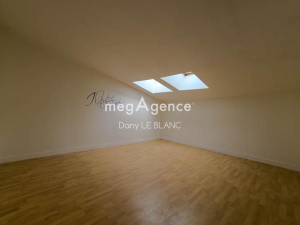 Immeuble à ILLIERS-COMBRAY, 28120 - 290m²