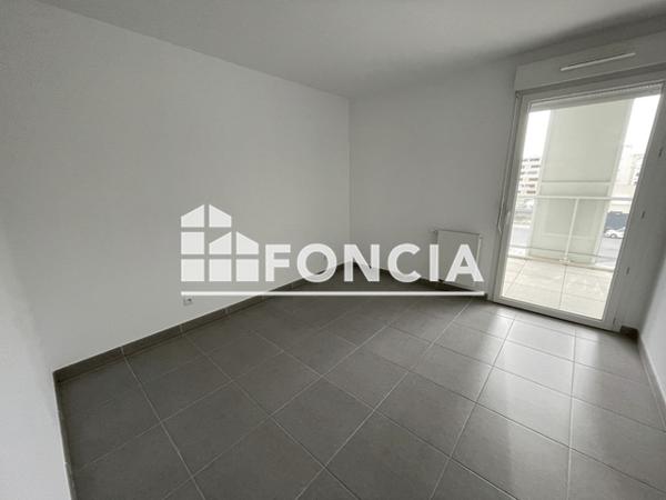 Location Appartement 3 pièces 63.17 m² - AV MARECHAL DE LATTRE DE TASSIGNY Hyeres 83400