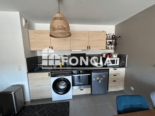 Location Appartement 3 pièces 63.17 m² - AV MARECHAL DE LATTRE DE TASSIGNY Hyeres 83400