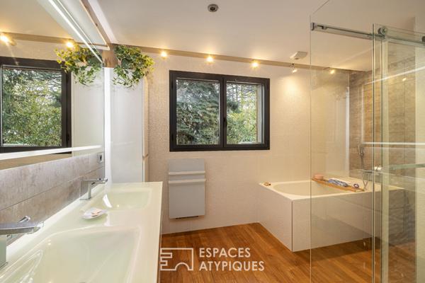 Maison contemporaine au calme d’une impasse avec jardin et piscine