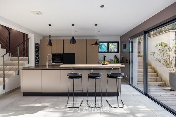 Maison contemporaine au calme d’une impasse avec jardin et piscine