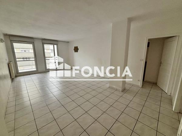 Location Appartement 4 pièces 105.7 m² - 38 RUE BOSSUET Lyon 69006