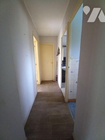 Exclusivement à l'Etude, LARCHAMP, Lot de 2 maisons de 74m² chacune :
- Une maison en pierres ...