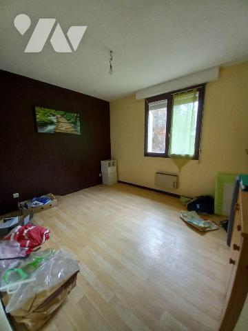 Exclusivement à l'Etude, LARCHAMP, Lot de 2 maisons de 74m² chacune :
- Une maison en pierres ...