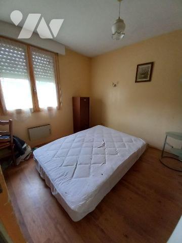 Exclusivement à l'Etude, LARCHAMP, Lot de 2 maisons de 74m² chacune :
- Une maison en pierres ...